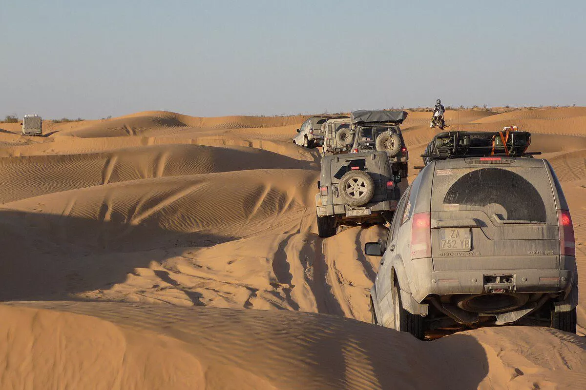 Attraverso i cordoni di dune