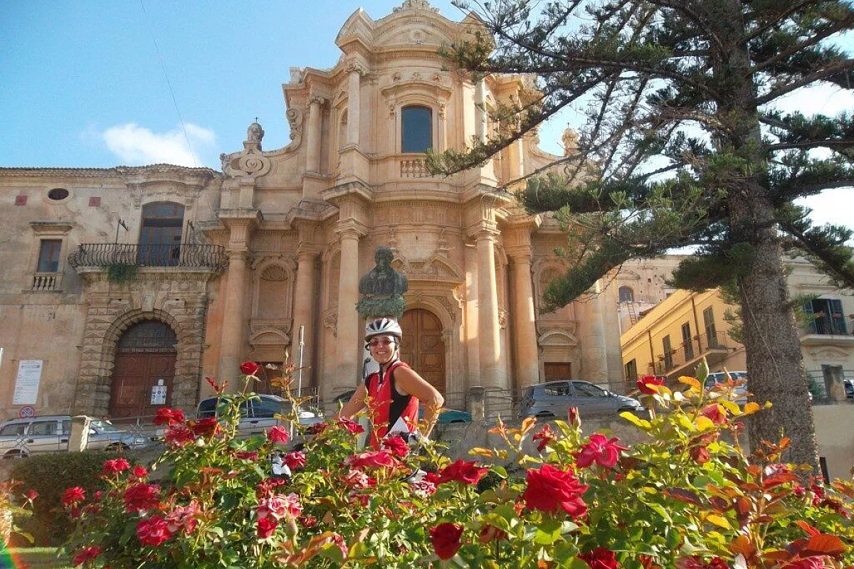 Chiesa di S. Domenico a Noto (Sicilia orientale in bicicletta)