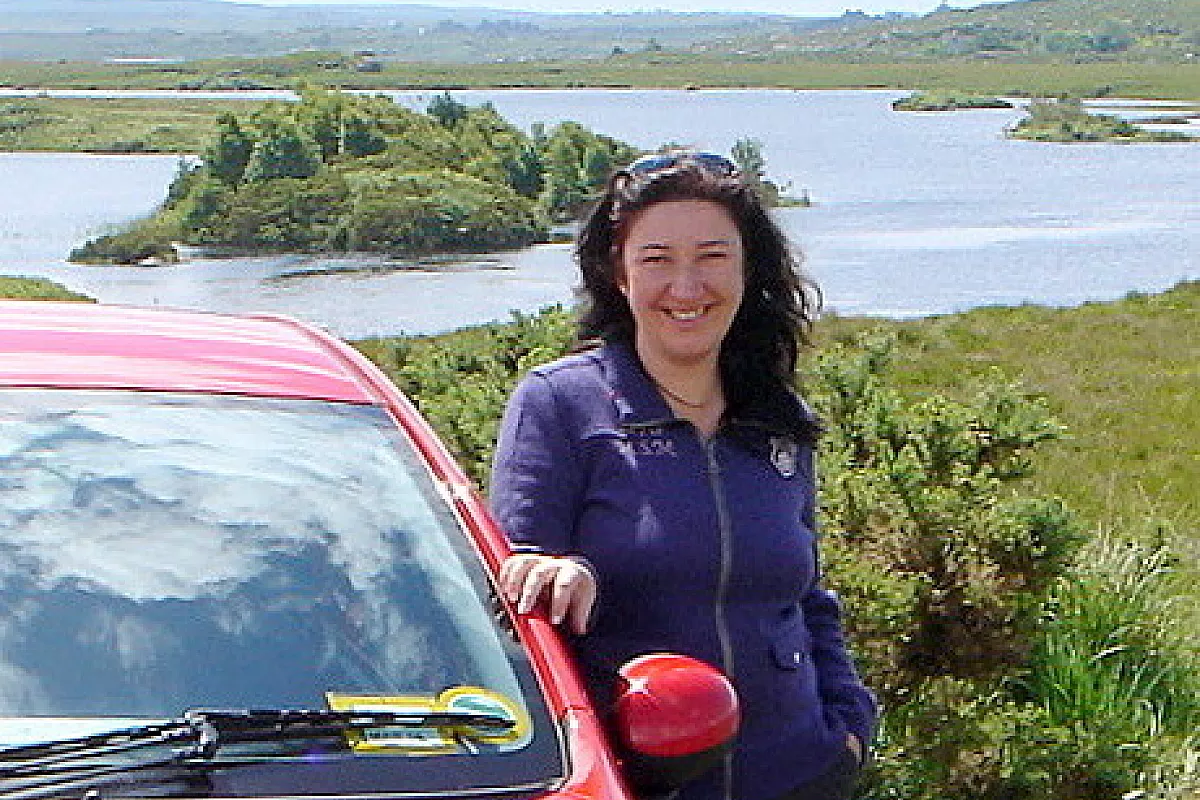 Turisti per Caso in primo piano: Ivy e il cielo d’Irlanda!