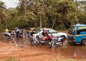 turistipercaso uganda-uk7xc