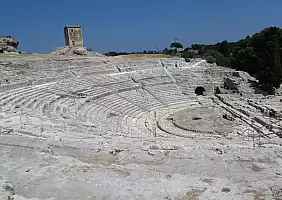 turistipercaso valle-dei-templi-monumento-x4z7g