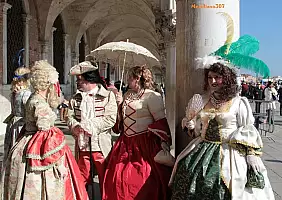 turistipercaso carnevale venezia
