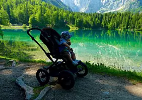 turistipercaso viaggi-con-bambini-6b7rp