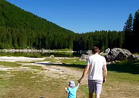 turistipercaso viaggi-con-bambini-y8kv1
