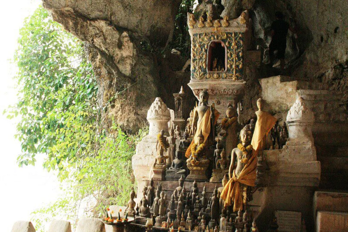 grotte Pak Ou