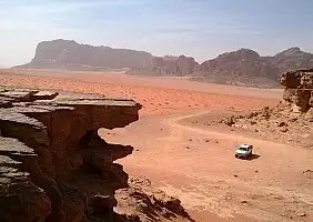 turistipercaso wadi-rum-7e3ck