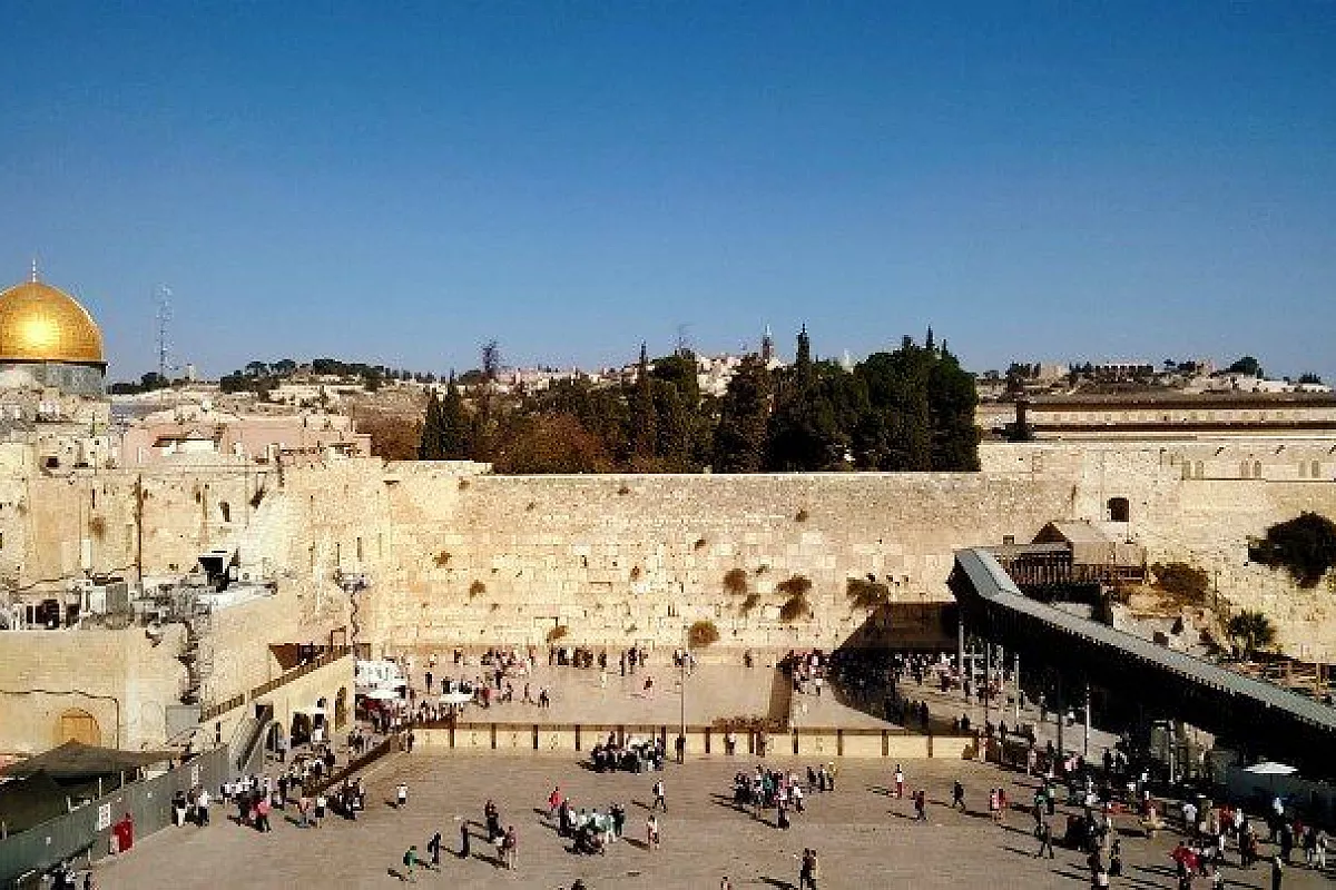 Due per strada. In Giordania e Palestina.