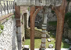 turistipercaso weekend-2k3jq