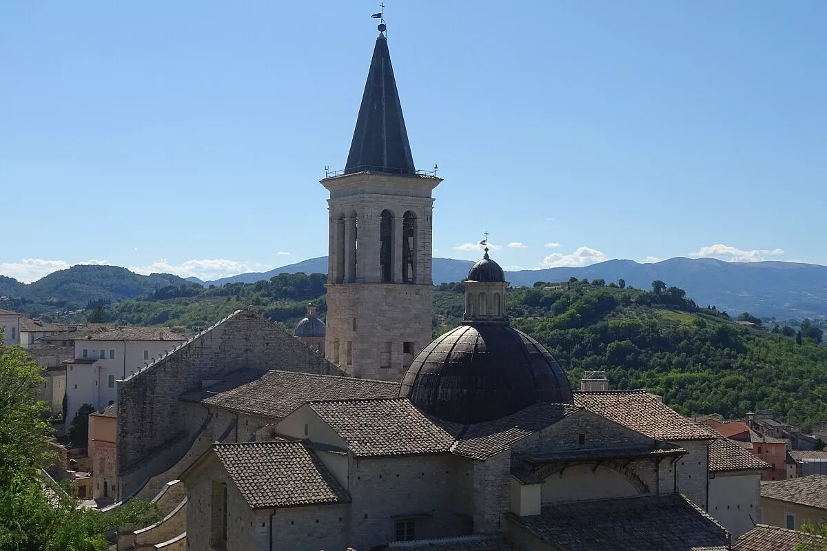 Giro della Rocca e Strangozzi per pranzo nella bella città di Spoleto