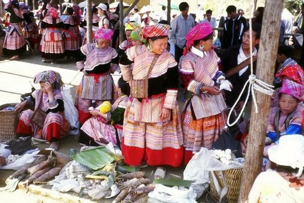 Il paese dai cappelli a cono