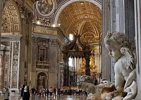 turistipercaso interno-basilica-di-san-pietro