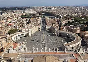 turistipercaso piazza-san-pietro-dalla-cupola