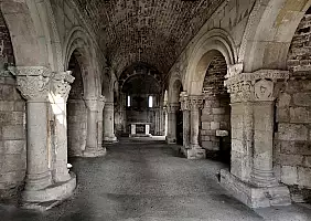 turistipercaso Interno_della_pieve_di_San_Lorenzo_a_Montiglio_AT_