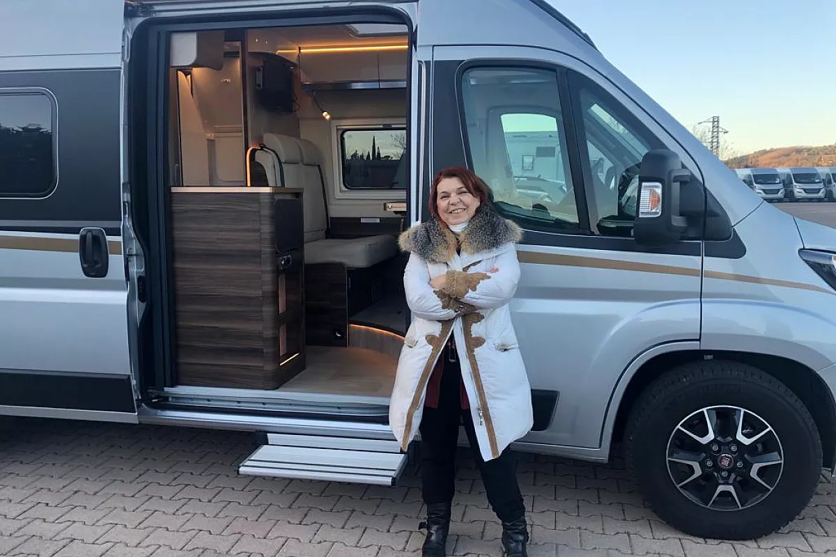 syusy e il van ecovip 600 di laika caravans