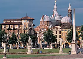 turistipercaso Basilica_di_SantAntonio_a_Padova