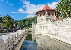 turistipercaso Temple,Of,The,Tooth,In,Kandy,,Sri-lanka
