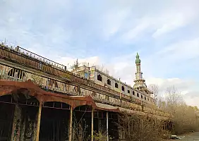 turistipercaso Minareto_di_Consonno_Hiroingi_