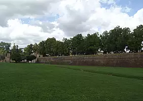 turistipercaso Mura_di_Lucca