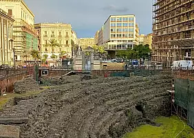 turistipercaso anfiteatro_romano