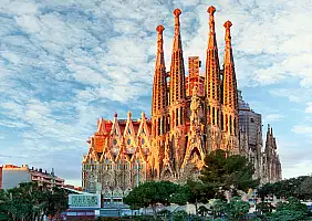 turistipercaso Barcelona,,Spain,-,February,10,,2016:,Sagrada,Familia,Basilica,In