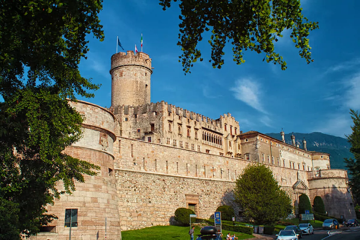Trento, tra meleti e castelli