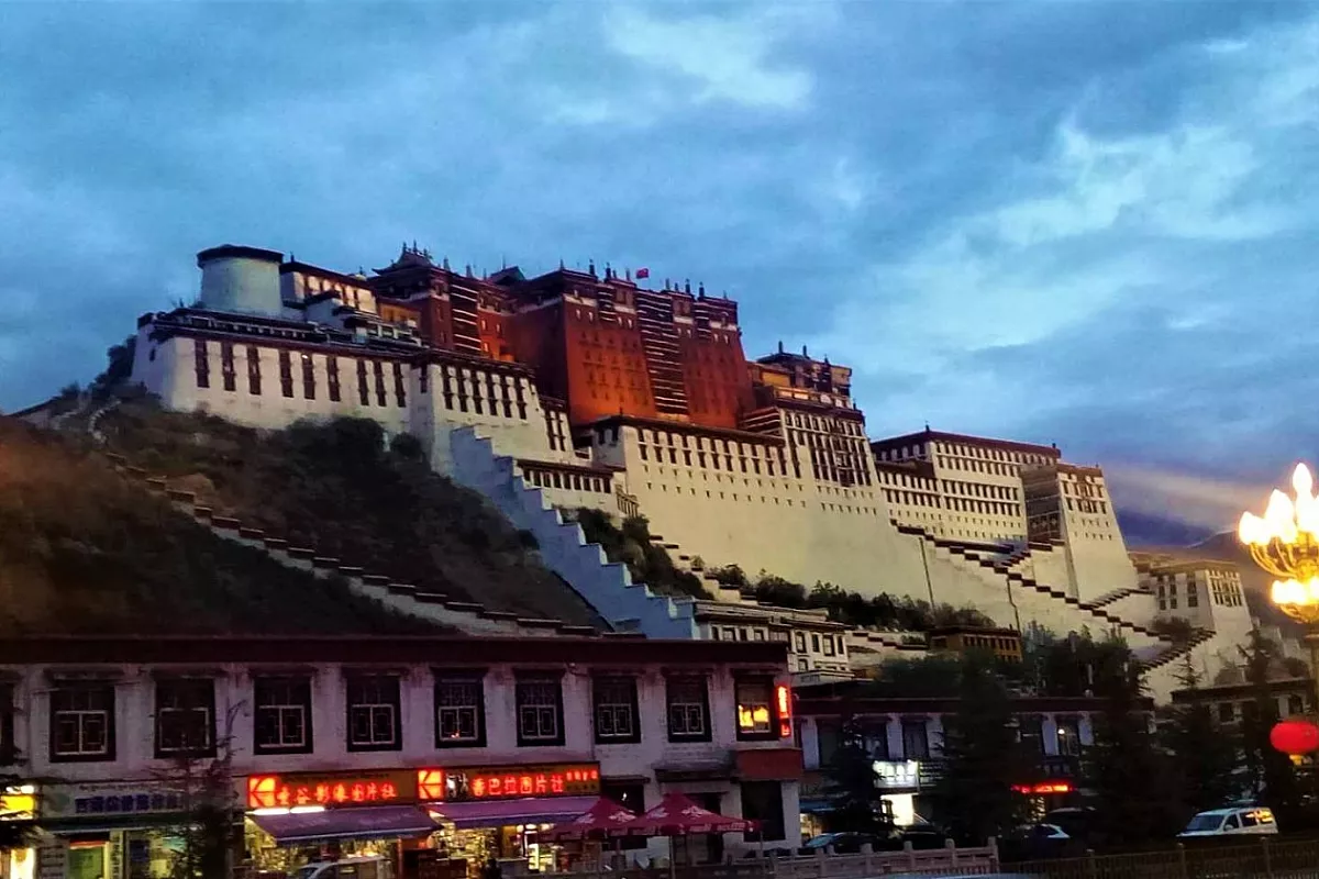 Tibet in solitaria