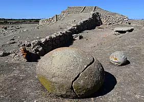 turistipercaso 001_adele_arati_italia_misteriosa_accodisardegna