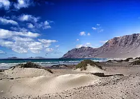 turistipercaso 8_playa_de_Famara