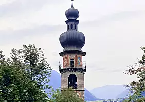 turistipercaso Chiesa_di_Santa_Caterina_Am_Rain_a_Brunico