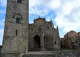 turistipercaso ERICE_DUOMO_E_TORRE_DI_RE_FEDERICO
