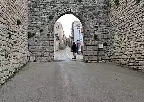 turistipercaso ERICE_PORTA_DI_ACCESSO