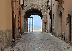 turistipercaso TRAPANI_AFFACCIO_SUL_MARE_TIRRENO_DAL_CENTRO_STORICO