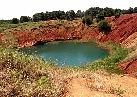 turistipercaso 002ok_lago_bauxite_otranto_puglia_adelearati