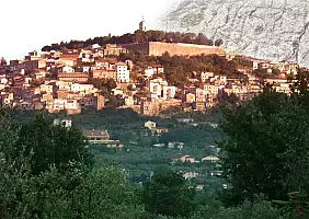 turistipercaso 00_alatri_mura_megalitche_adelearati_OK