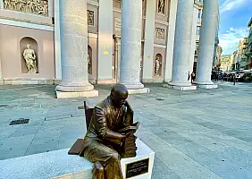 turistipercaso Monumento_Gabriele_D_Annunzio