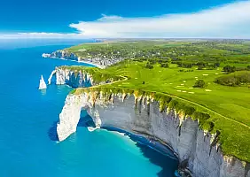 turistipercaso etretat_normandia_1769886275
