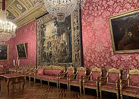 turistipercaso interno_di_Palazzo_Reale