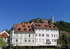 turistipercaso Lubiana_e_sopra_il_colle_il_suo_castello