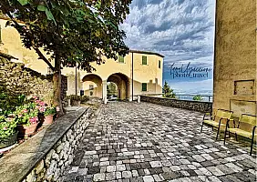 turistipercaso castello- di-montebello-azzurrina-copyright-la-valigia-gialla-ph-Lara-Uguccioni