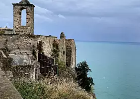 turistipercaso peschici_centro_storico_viaggio_in_molise_1