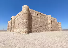 turistipercaso Giordania_Qasr_al_Kharanah