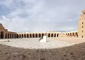 turistipercaso Kairouan_interno_Grande_Moschea