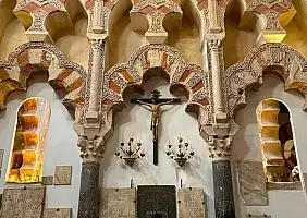 turistipercaso Mezquita_particolare_cristiano