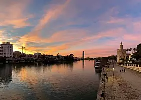 turistipercaso Tramonto_dal_Ponte_Isabel_II