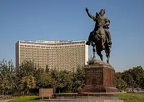 turistipercaso Tashkent_Monumento_a_Tamerlano
