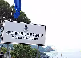 turistipercaso cartello