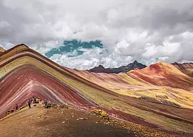 turistipercaso montagna arcobaleno perù