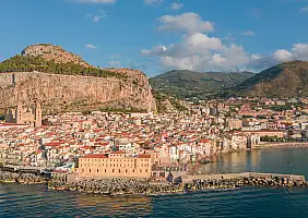 turistipercaso CEFALU-henrique-ferreira-Er4gxPJpRe8-unsplash