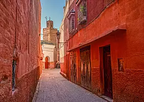 turistipercaso An,Alley,And,A,Minaret,In,The,Red,Medina,Of