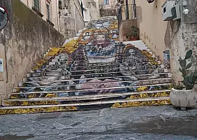 turistipercaso scalinata a Noto (FILEminimizer)